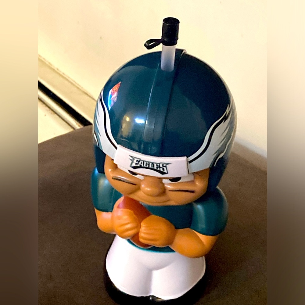 👉 “4-BIG SIP 3D NFL Water Bottles – 16 oz, Brand New”